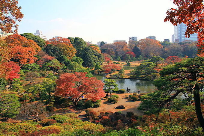 640px-Bunkyo_Rikugien_Panoramic_View_In_Late_Autumn_1